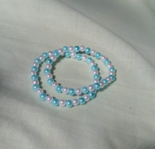 pulseira azul e branco linda