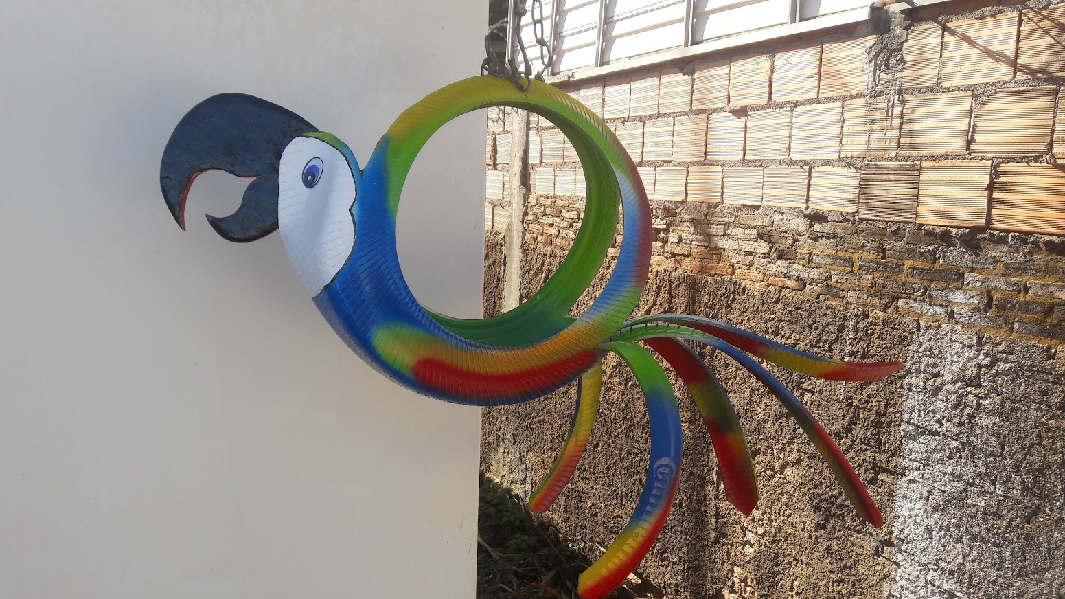 ArarAzul Bicho de pneu reciclado Arte em pneu Grande - Imagem 4